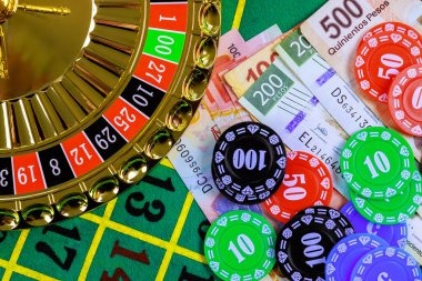 Sweet Bonanza slot showing cluster pay mechanic and cascading wins